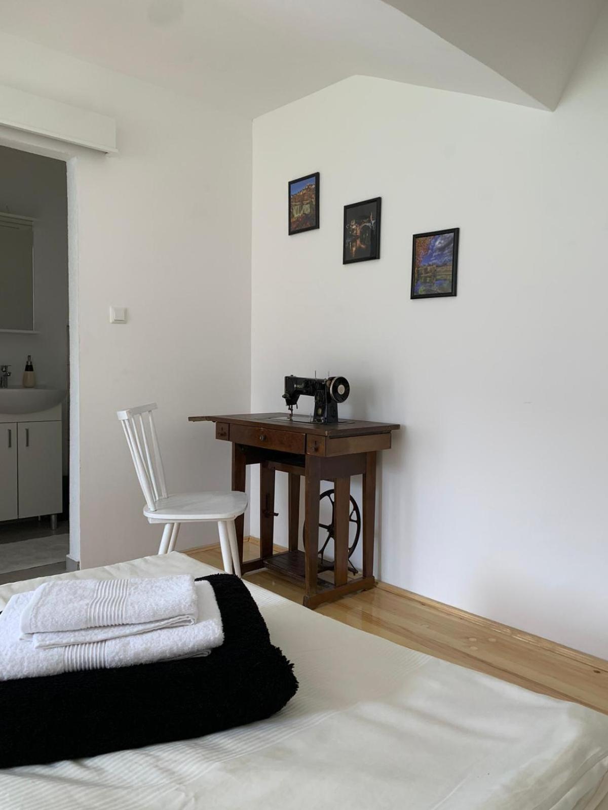 Sobe Zizi Acomodação com café da manhã Jajce Exterior foto