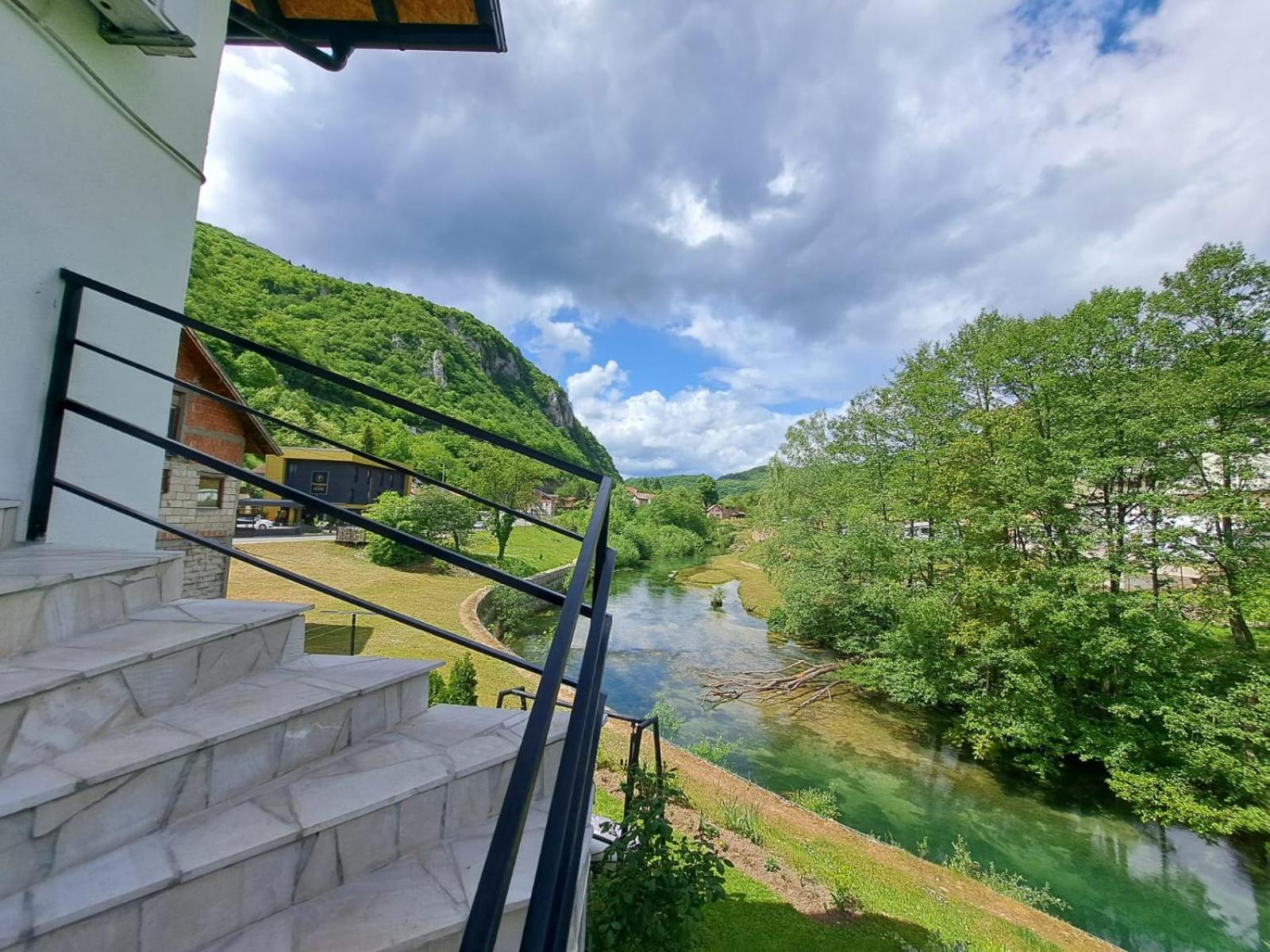 Sobe Zizi Acomodação com café da manhã Jajce Exterior foto
